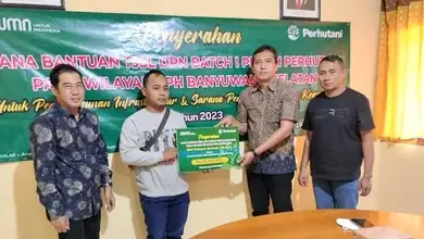 Perhutani KPH Banyuwangi Selatan Serahkan TJSL Rp 75 Juta Kepada Dua Pokmas