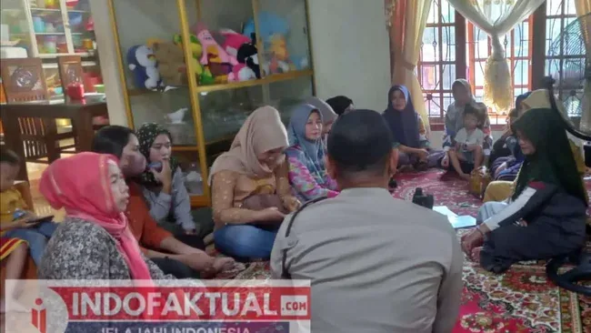 Bersama Bhayangkari Ranting Rantau Alai, Kapolsek IPTU Sutopo Laksanakan Giat Jumat Curhat