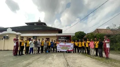 Menjelang Dalam Rangka Hari ulang Tahun Bhayangkara yang ke 77 Polsek Tanjung Raja adakan giat Bhakti Sosial