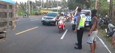 Kurang Waspada Saat Berkendara Pemotor Tabrak Pejalan Kaki