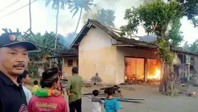 Korsleting Listrik, Bengkel Motor Hangus Dilahap Si Jago Merah