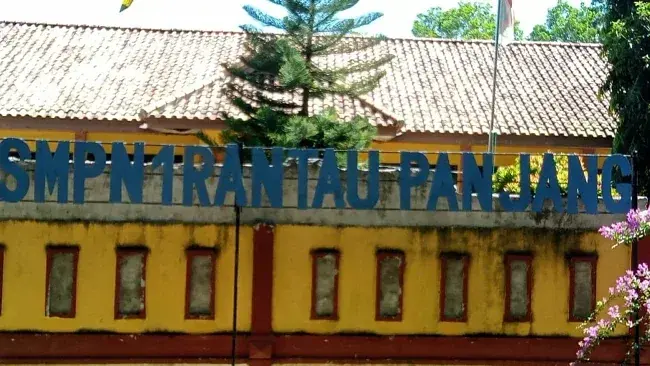 Kepsek SMP Negeri 1 Rantau Panjang Membantah Dugaan Selewengkan Dana Bos, Dan Itu Hanya Miskomunikasi