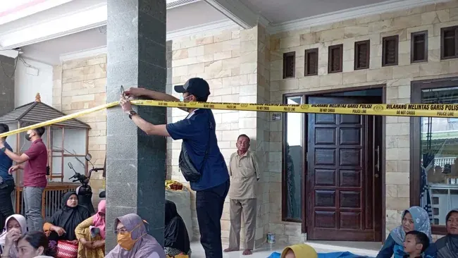 Dipicu Pertengkaran, Suami Gantung Diri, Istri Tewas Terkapar Di Dalam Kamar
