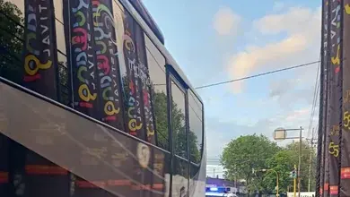 Bus Pariwisata Tabrak Pemotor Di Traffic Light Hingga Tewas