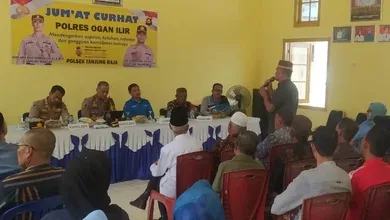 Kapolres Ogan Ilir Bersama Kapolsek Tanjung Raja Giat Jumat Curhat di Kantor Camat Tanjung Raja