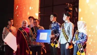 Apresiasi Duta Genre dan Jambore ajang kreativitas Bupati Tanah datar serahkan BGP kepada putra putri terbaik