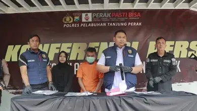 Polres Pelabuhan Tanjung Perak Amankan Tersangka Penusukan Adik Kandung