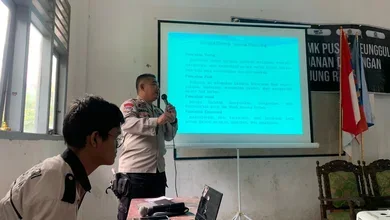 Kanit Binmas Polsek Tanjung Raja Berikan Materi Wawasan Kebangsaan Antisipasi Narkoba dan Bulliying Pada MPLS di SMK PGRI Tanjung Raja