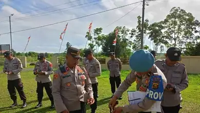 Pimpin Apel Pagi dan Anev Mingguan, Kapolsek Rantau Alai Berikan Arahan Serta Pengecekan Senpi