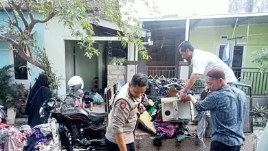 Stop Kontak Listrik Menempel Di Kasur, Hanguskan Seisi Kamar
