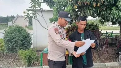 Bhabinkamtibmas Polsek Lalan Patroli Karhutla dan Sebarkan Maklumat Kapolda Sumsel