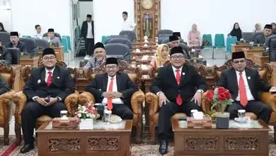 Rapat Paripurna DPRD, diikuti Bupati dan Wabup Tanah datar