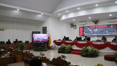 Rapat Paripurna DPRD Tanah datar, Mendengarkan pidato kenegaraan Presiden RI.