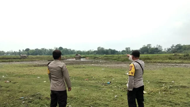 Cegah Karhutla, Personil Polsek Tanjung Raja Giat Mitigasi dan Cek Titik Hotspot