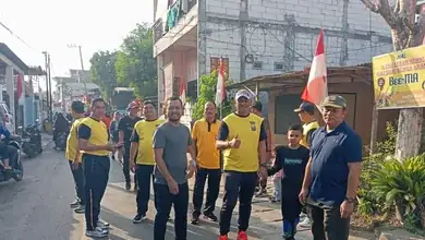 Jalin Sinergitas,Tiga Pilar Gunung Anyar GelarJalan Sehat
