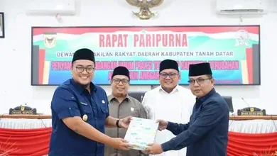 Fraksi-Fraksi DPRD Tanah Datar Sampaikan Pandangan Umum Ranperda APBD Perubahan 2023