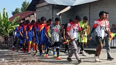Pertandingan Persif Fc Desa Fluk Vs Warimoi B Fc, Dan Pemdes Fc Oci Marahay Vs Cilik Fc, Pemuda Cup Desa Gambaru.