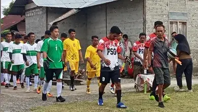 Pembukaan Pemuda Cup Desa Gambaru, Oci Marahay Vs Warimoi Fc, Pemdes Fc Vs Cilik Fc.