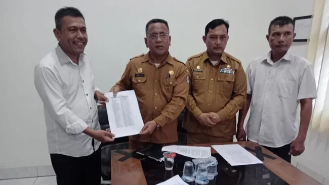 Guru agama non ASN gelar aksi damai di Pemkab Deli serdang