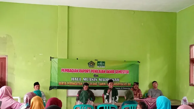 Perhutani Turut Resmikan Gedung Baru Untuk Ruang Komputer pada MI Al Hidayah dari Bantuan TJSL di Banyuwangi