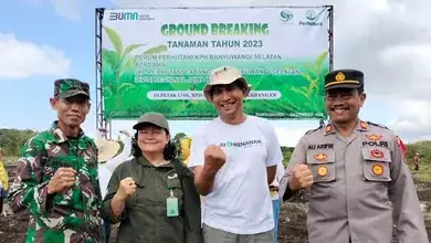 Peduli Lingkungan, Perhutani dan Stakeholder Tanam Ribuan Pohon Bersama di Banyuwangi