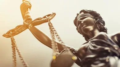 Milik siapakah "HUKUM"?