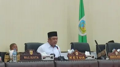 Mekal Pimpin Rapat Paripurna Tutup dan Buka Masa Sidang DPRD