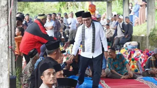 Tradisi Ratik Tagak di Sikaladi Tetap Terjaga