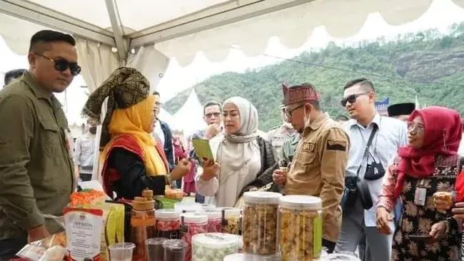 Pemkab Tanah Datar Terus Dorong UMKM Dari Berbagai Sektor