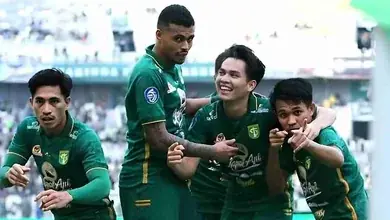 Persebaya dan Persik