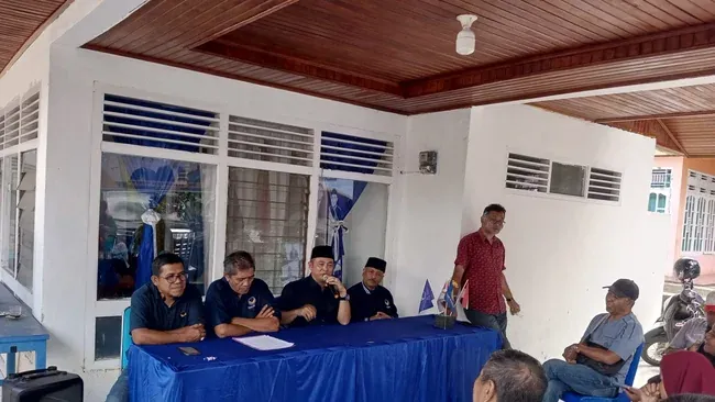 Suherman Siap Bertarung Dengan Incumbent Eka Putra