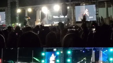 Toton Caribo Dan Vicky Salamor Menghibur Warga Kota Ternate