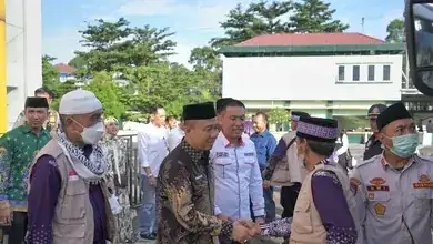 PJ Bupati Pringsewu Marindo Kurniawan Sambut Kedatangan Jamaah Haji Kloter 14 asal Kabupaten Pringsewu