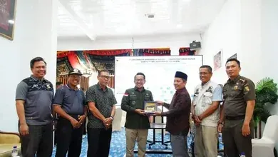 Pemkab Kuansing Salurkan Bantuan Korban Banjir Bandang Tanah Datar