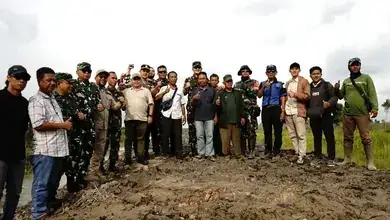 DANDIM 0402/OKI Dampingi DANREM 044/GAPO Tinjau Lokasi Program Optimalisasi Lahan Rawa di Kec. Cengal