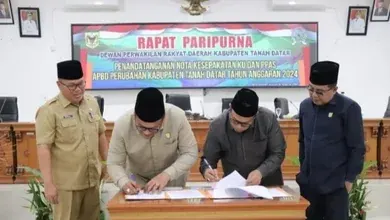 Paripurna DPRD Tanah Datar,Tanda Tangani Nota Kesepakatan KUA-PPAS APBD Perubahan 2024