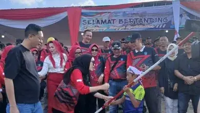 Lomba perahu bidar