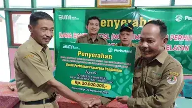 Perhutani KPH Banyuwangi Selatan Serahkan TJSL Kepada Dua Yayasan, Ini Penjelasan Adm Wahyu Dwi Hadmojo