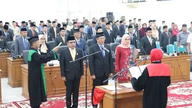 Paripurna Pengucapan Sumpah dan Janji Pimpinan DPRD Kabupaten Tanah Datar