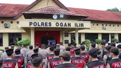Kapolres Ogan Ilir Beserta PJU dan Personil Polres Ikuti Upacara Pemberian PIN Emas oleh Kapolda Sumsel Secara Virtual