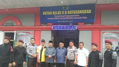 Anggota DPR RI Shadiq Pasadigoe Sambangi Rutan Kelas IIb Batusangkar