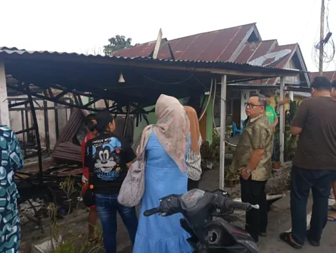 Fraksi PKB Kotamobagu Sambangi Korban Kebakaran Tumobui