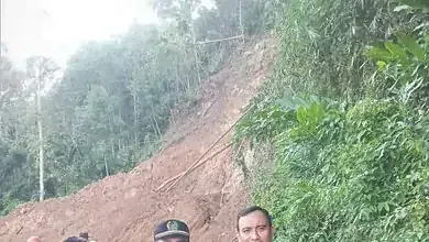 GERAK CEPAT, Ketua DPRD Bersama Yonnarlis Datangkan Alat Berat untuk Evakuasi Korban Longsor