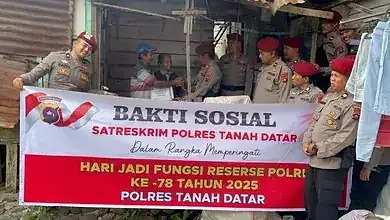Polres Tanah Datar Bagikan Sembako ke Keluarga Kurang Mampu, Rayakan Hari Jadi Reserse ke-78 dengan Aksi Nyata