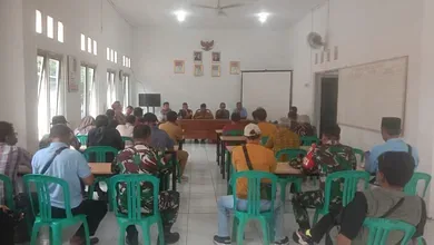 Pesan Camat Pedes: Mari Kita Jaga Kondisipitas Dalam Rapat Pleno di Desa Payungsari