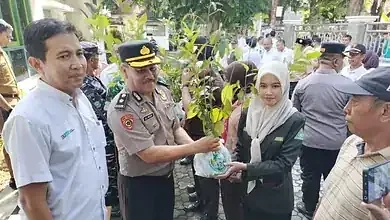 Kegiatan Sedekah Oksigen Bagi Bibit Pohon Perhutani Banyuwangi Raya Gratis Diapresiasi Penuh oleh Kodim 0825 dan Polresta Banyuwangi