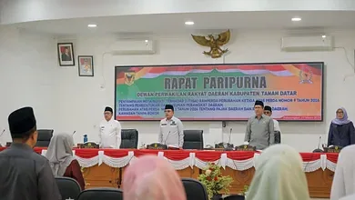 Paripurna Digelar,Bupati Eka Putra Sampaikan Nota Penjelasan Tiga Ranperda