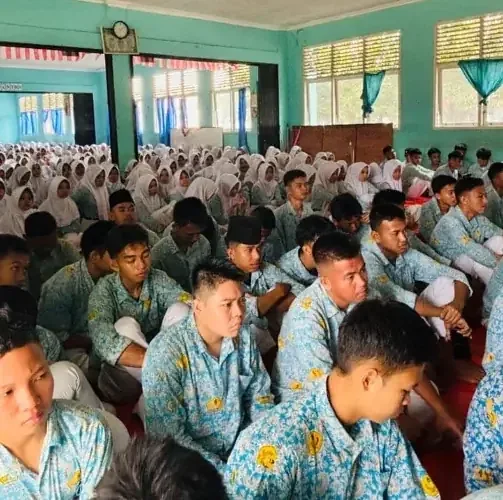 SMA N 1 Tanjung Raja Ogan Ilir gelar pesantren kilat Ramadhan 1447 H selama tiga hari untuk siswa kelas X-XII. Kegiatan mencakup materi thahara, praktik wudhu, dan khataman Al-Quran untuk menanamkan nilai tradisi pesantren.