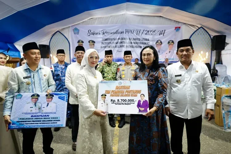 Gubernur Sulut Yulius Selvanus Safari Ramadan di Bolaang Mongondow Timur, serahkan bantuan sosial dan SHM transmigrasi. Dorong pengembangan 25 blok WPR 2.500 hektare untuk tingkatkan PAD dan kesejahteraan masyarakat Sulawesi Utara.