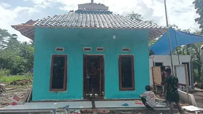 Sentuhan Warna di Musholla Pematang Sukatani Menjadi Simbol Harapan dan Keimanan Warga
